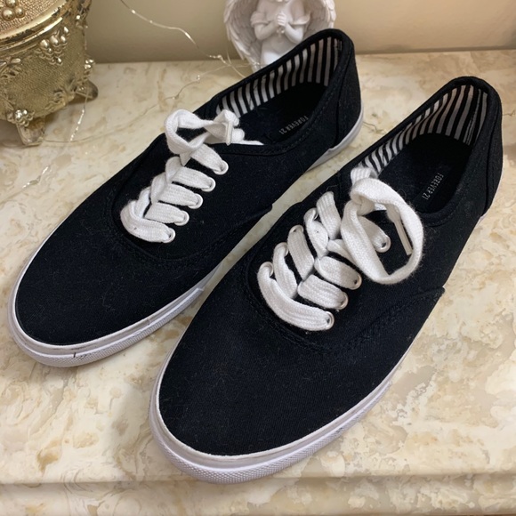 Forever 21 Shoes - Converse/Van style shoes